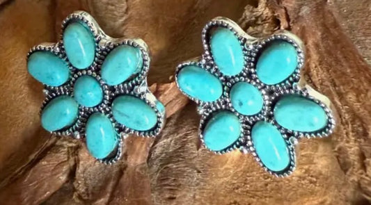 Detailed Trendy Flower Earring