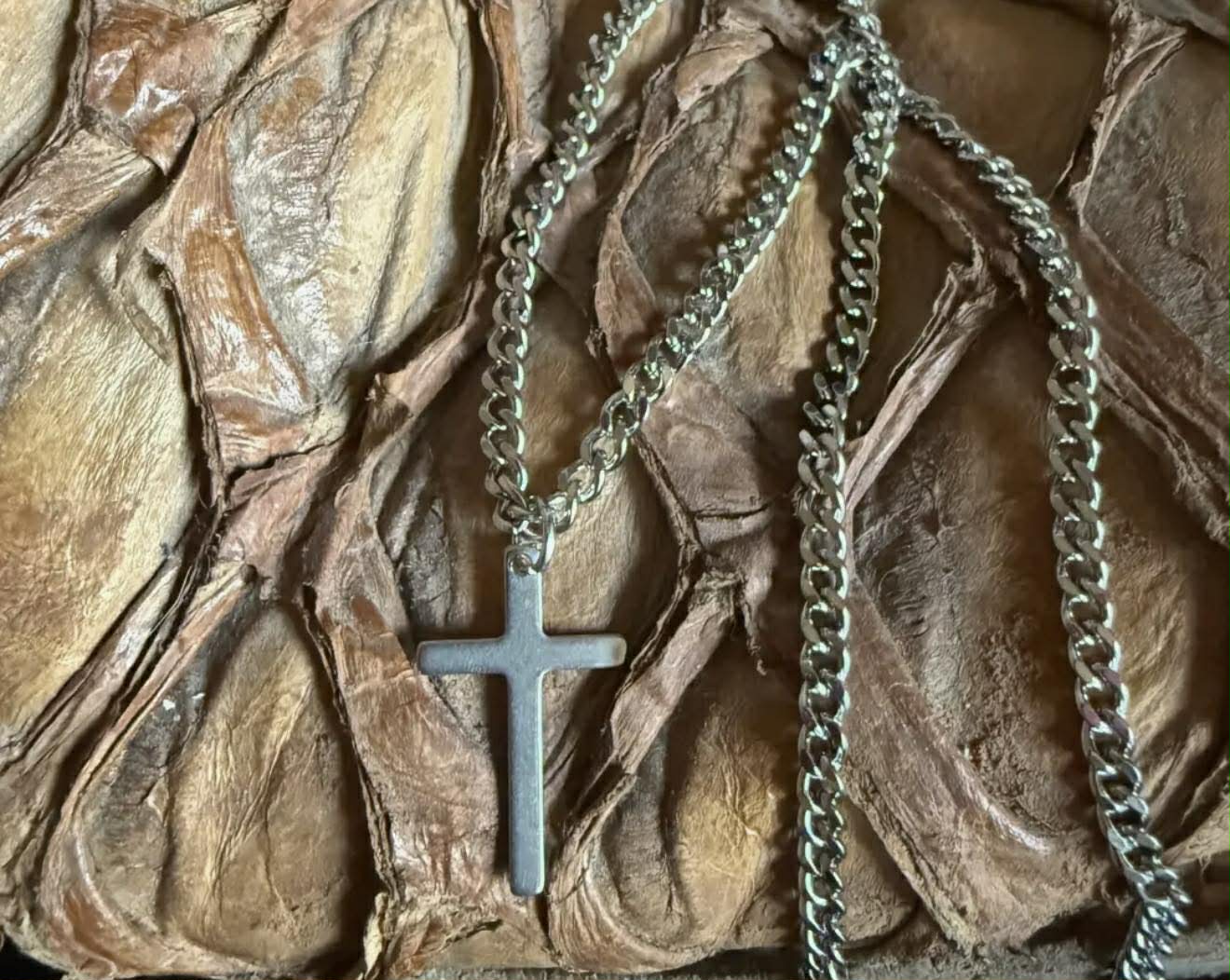 CROSS NECKLACE FOR ANYBODY