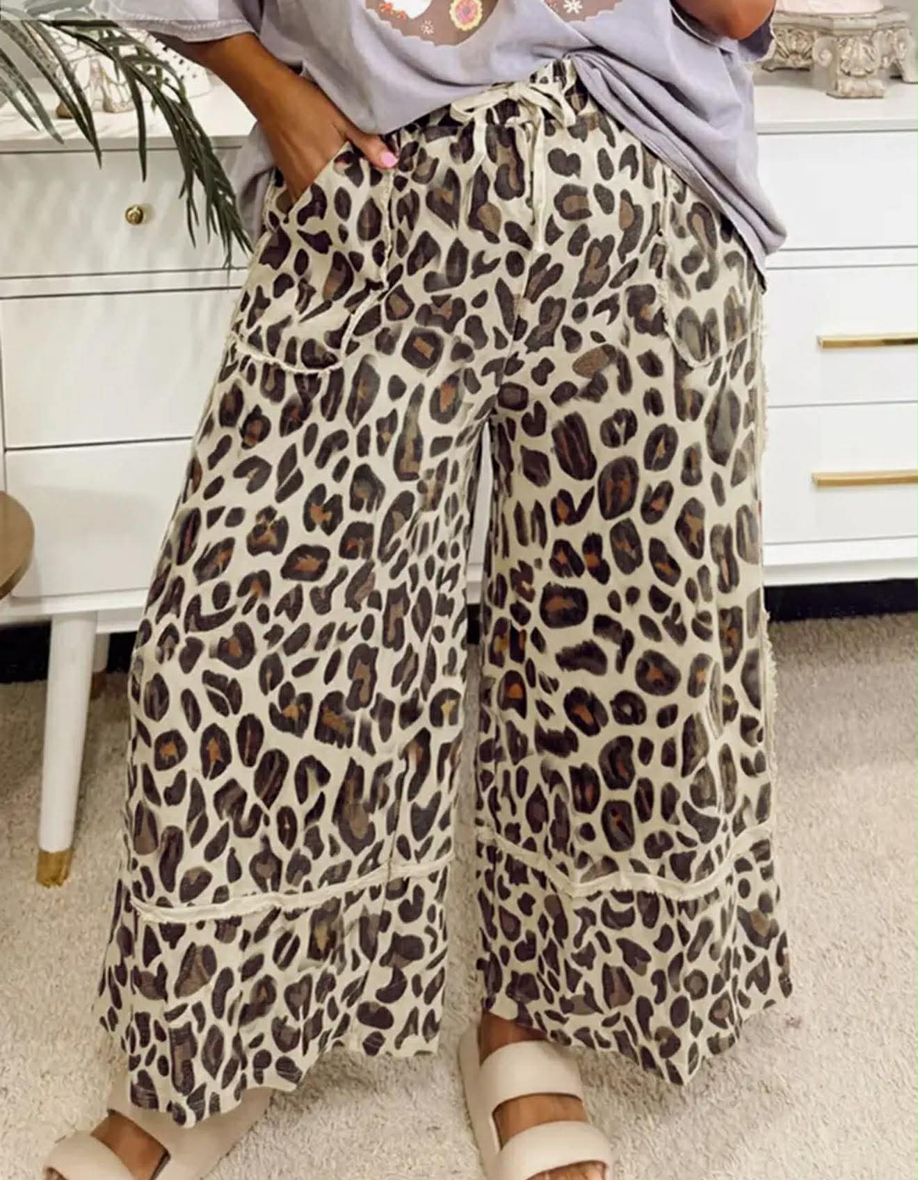 LEOPARD WIDE LEG CROPPED PANTS