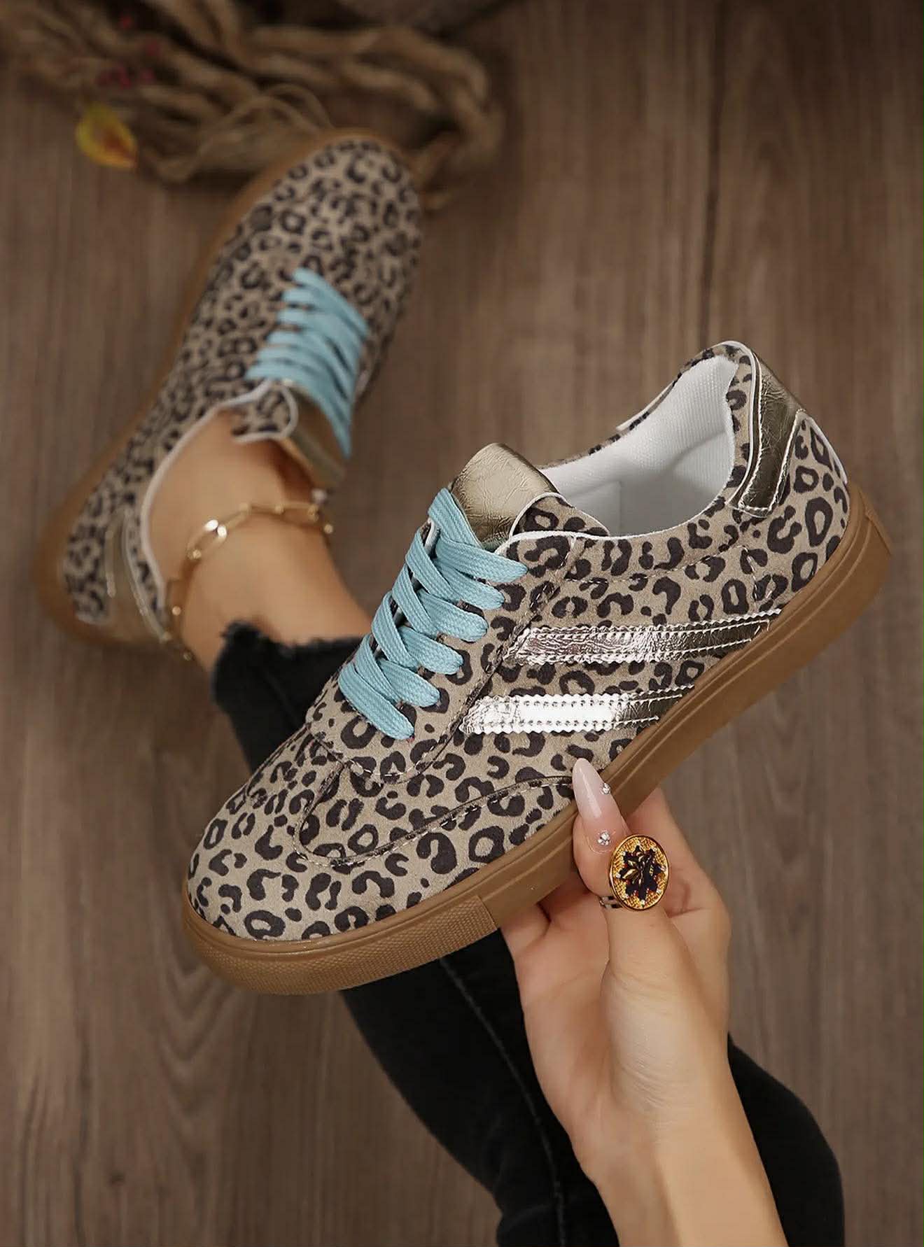 LEOPARD PRINT SLEEK LEATHER LACE UP SNEAKERS