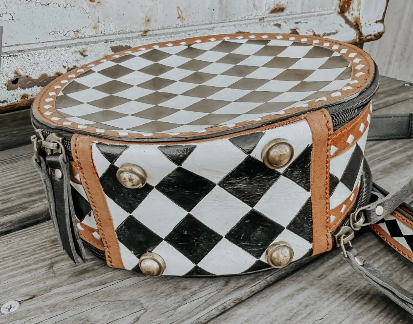 LEATHER CHECKERED CANTEEN PUSE