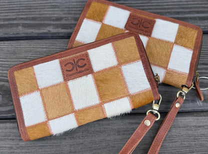 CHECKERED COWHIDE WOMENS WRISTLET