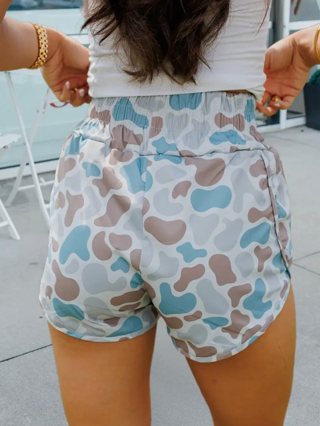 CAMO SHIRRED HIGH WASTE ATHLETIC SHORTS