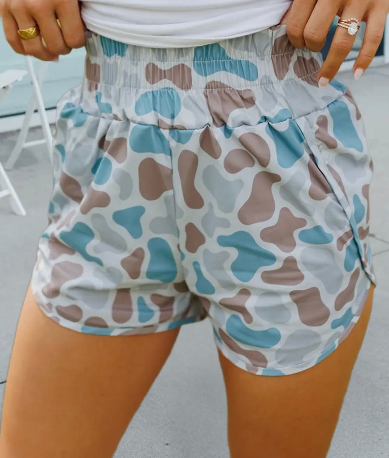 CAMO SHIRRED HIGH WASTE ATHLETIC SHORTS